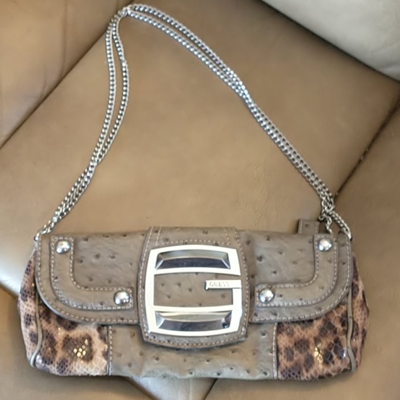 Guess Handbags - 🇨🇦 Guess patent leather bag